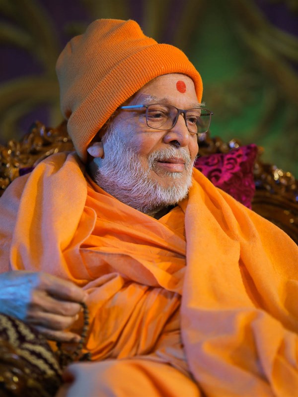 Pujya Ghanshyamcharan Swami during the assembly