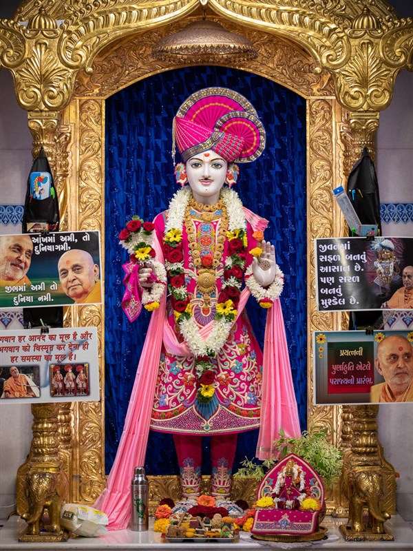 Shri Ghanshyam Maharaj, BAPS Shri Swaminarayan Mandir, Surat