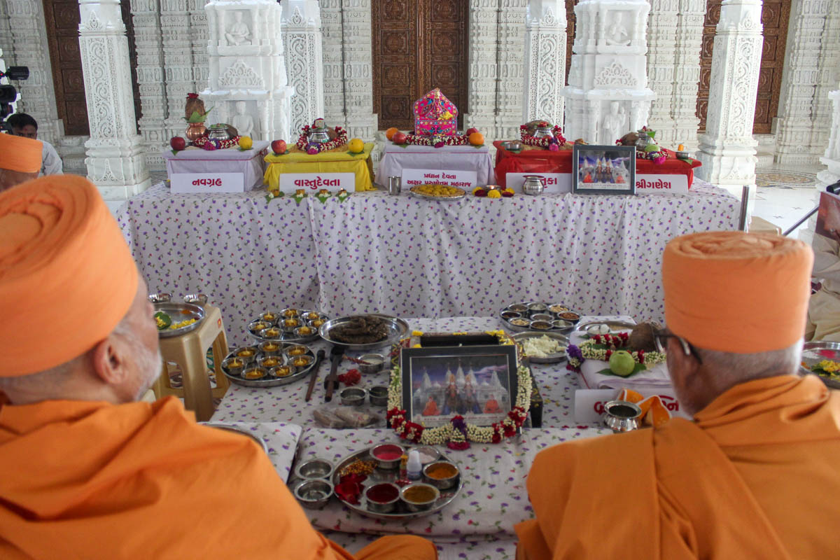 Vastu (Mandir Pravesh) rituals, BAPS Shri Swaminarayan Mandir, Navsari