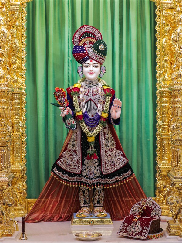 Shri Ghanshyam Maharaj, BAPS Shri Swaminarayan Mandir, Navsari
