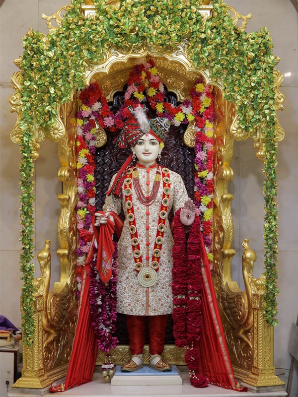 Shri Ghanshyam Maharaj, BAPS Shri Swaminarayan Mandir, Anand