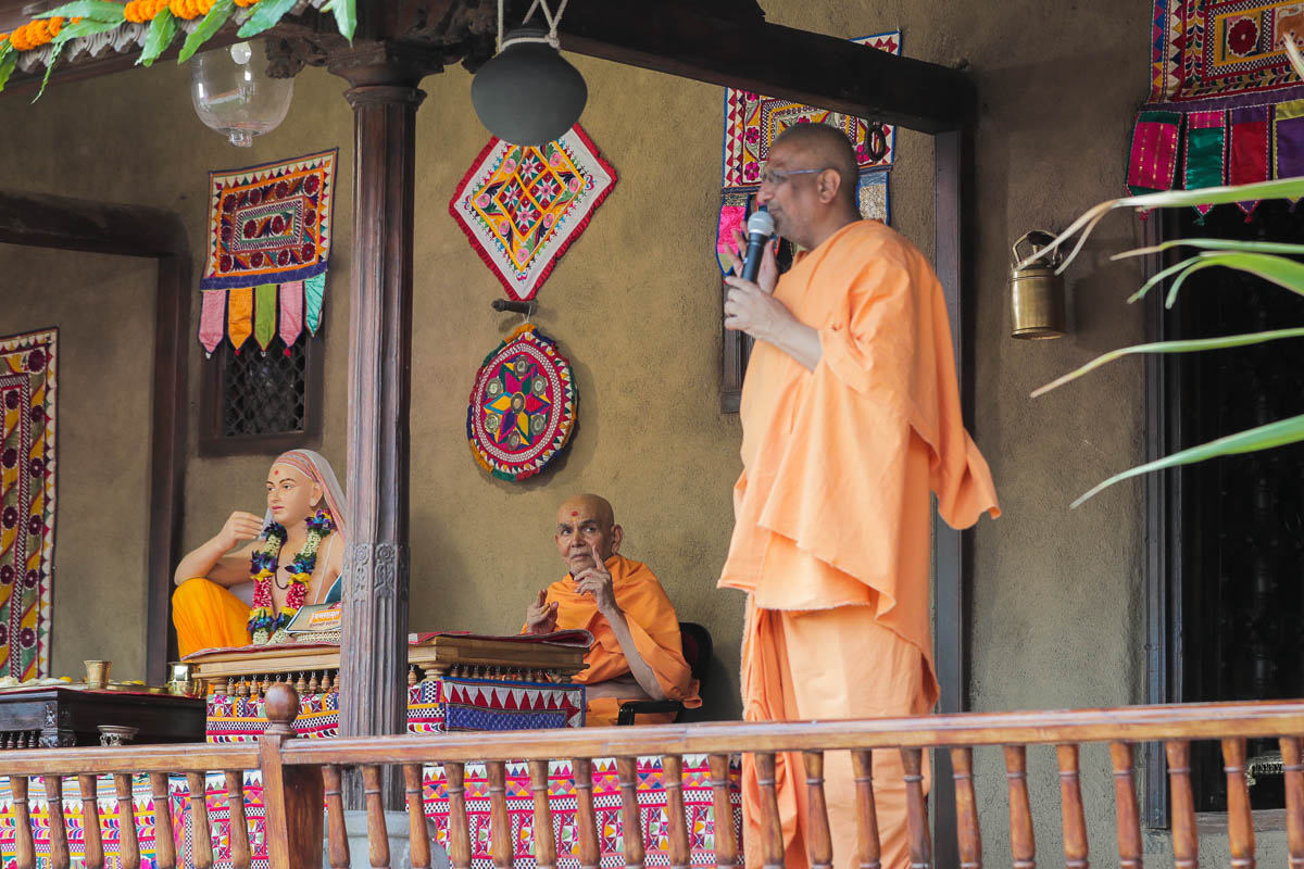 Swamishri listens to the divine incidents of Bhagwan Swaminarayan in Shri Jiva Khachar's darbar