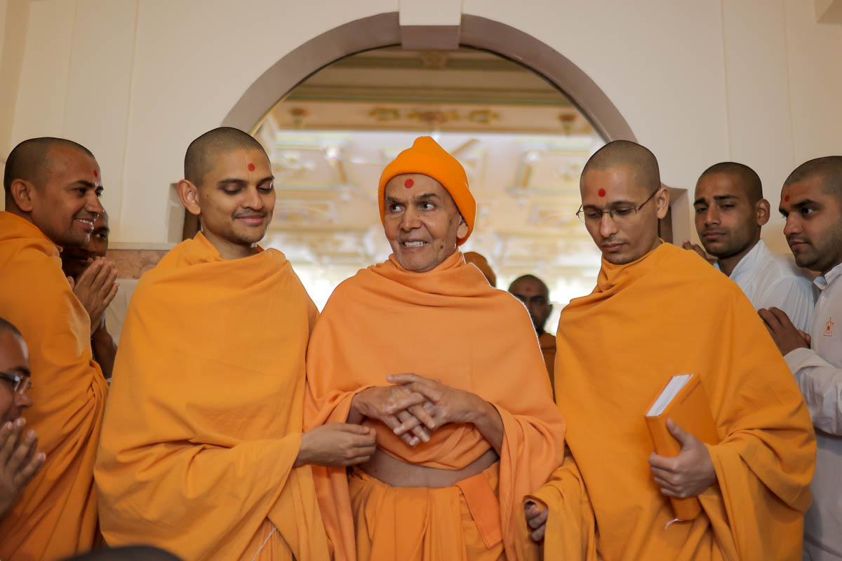Swamishri after abhishek of Bhagwan Swaminarayan
