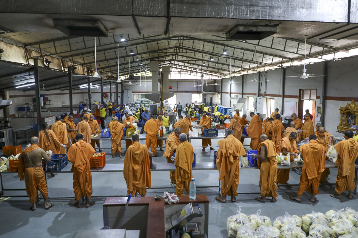 BAPS Community Services During the Coronavirus Lockdown, Ahmedabad