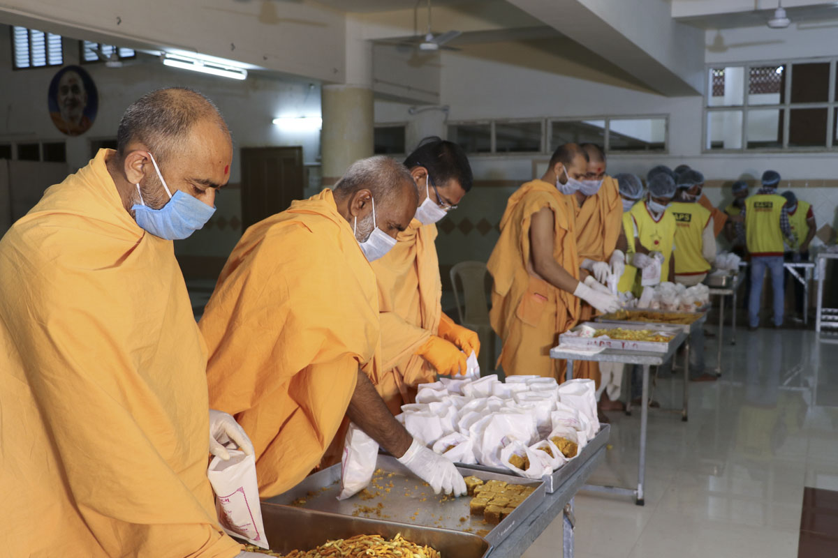 BAPS Community Services During the Coronavirus Lockdown, Junagadh