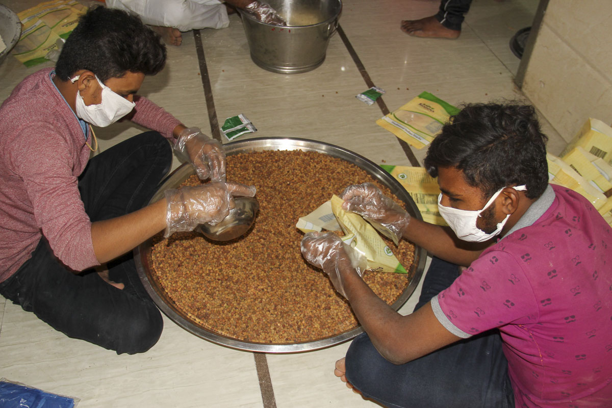 BAPS Community Services During the Coronavirus Lockdown, Dhari