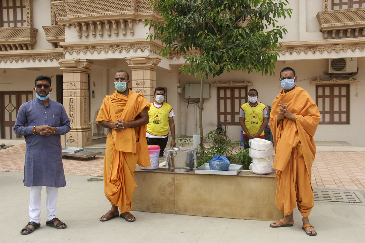 BAPS Community Services During the Coronavirus Lockdown, Dhari