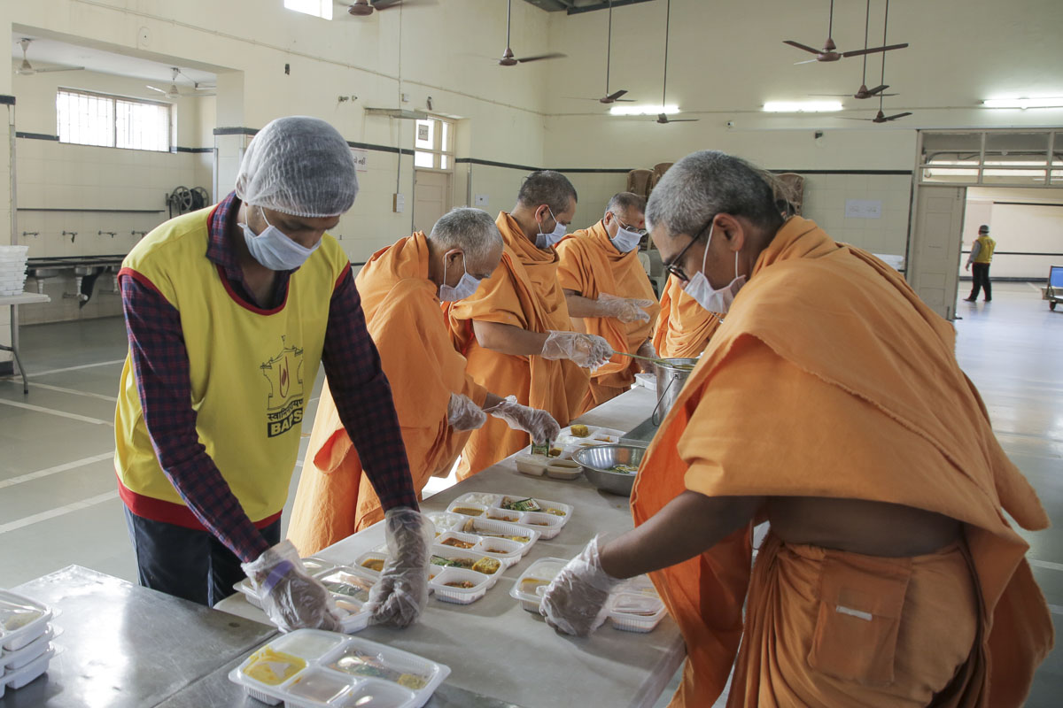 BAPS Community Services During the Coronavirus Lockdown, Atladara