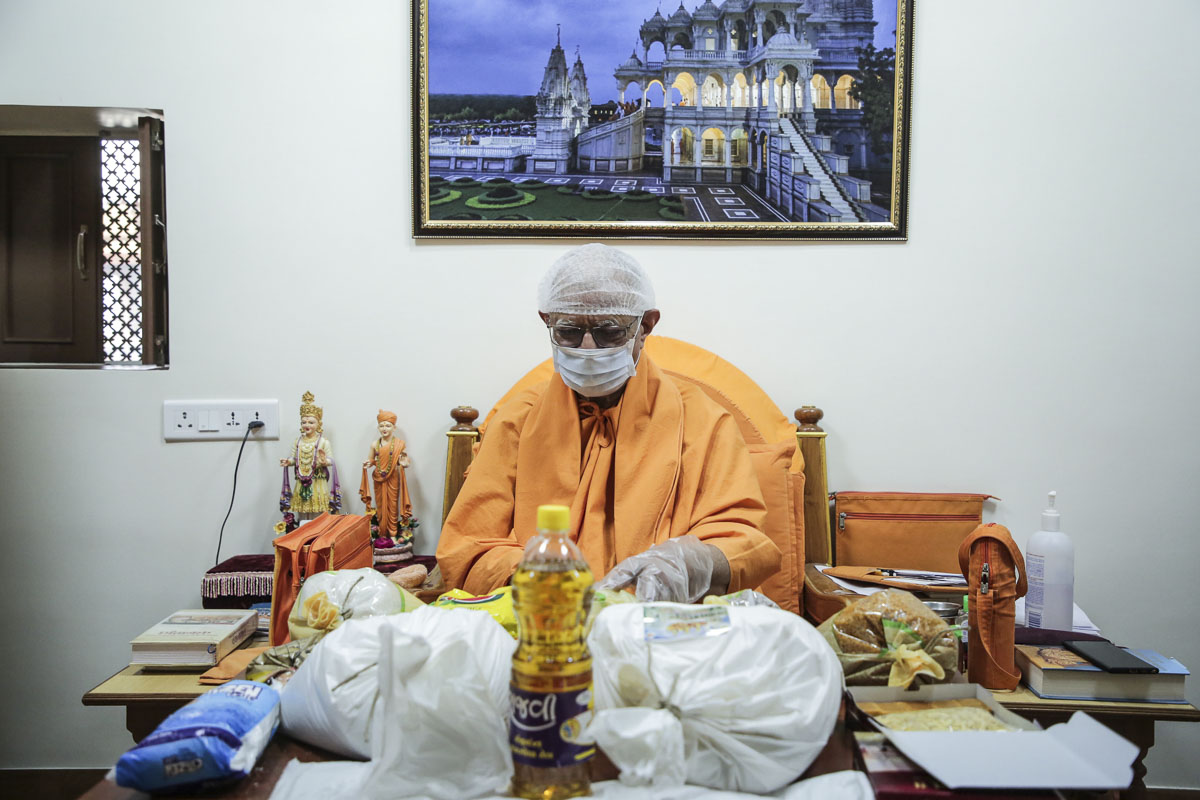 BAPS Community Services During the Coronavirus Lockdown, Sarangpur