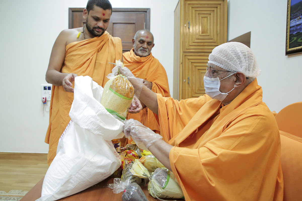 BAPS Community Services During the Coronavirus Lockdown, Sarangpur