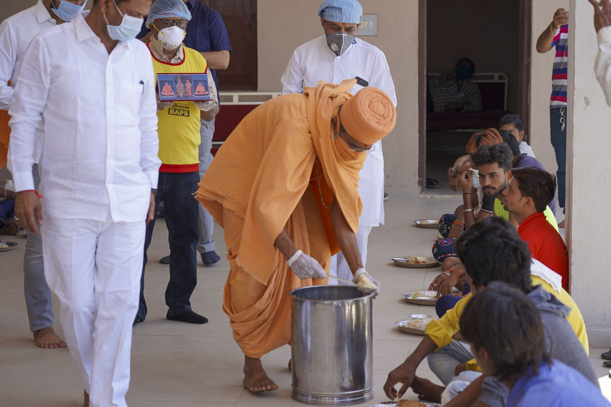 BAPS Community Services During the Coronavirus Lockdown, Modasa