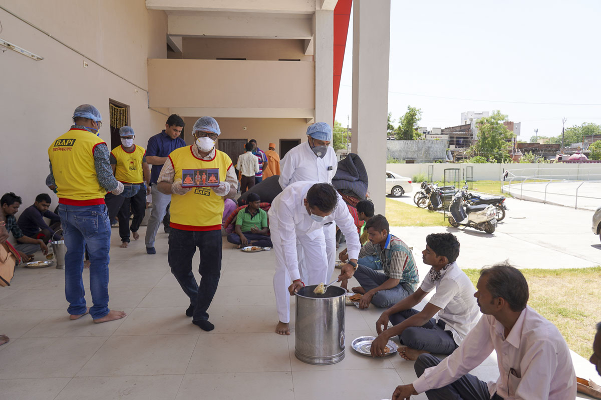 BAPS Community Services During the Coronavirus Lockdown, Modasa