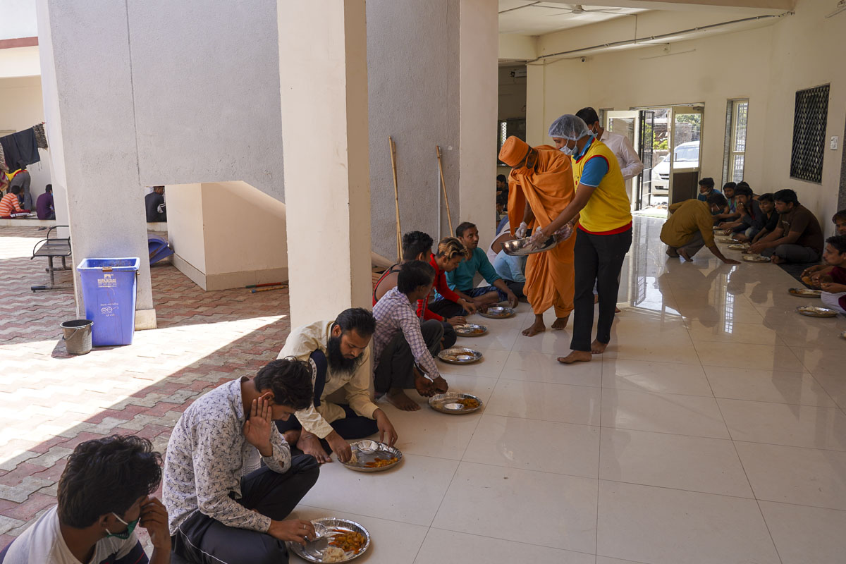 BAPS Community Services During the Coronavirus Lockdown, Modasa