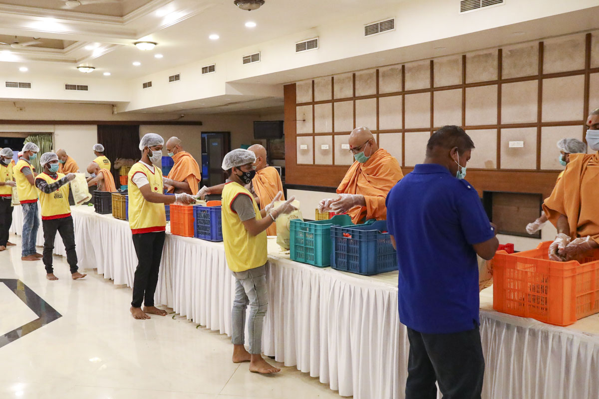 BAPS Community Services During the Coronavirus Lockdown, Mumbai