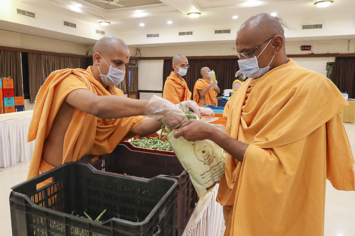 BAPS Community Services During the Coronavirus Lockdown, Mumbai