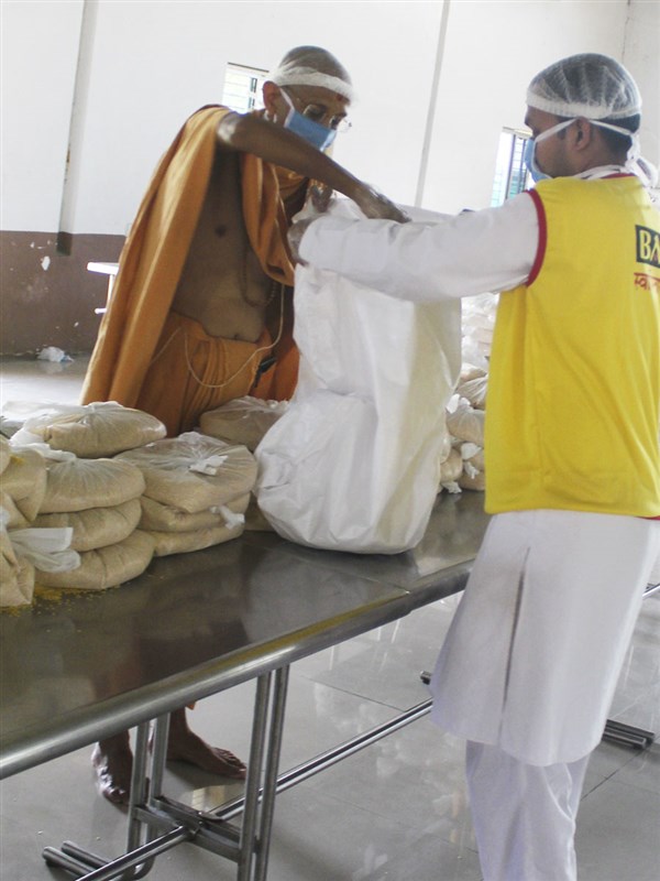 BAPS Community Services During the Coronavirus Lockdown, Kolkata