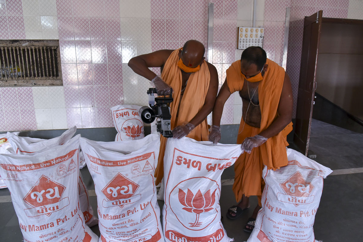 BAPS Community Services During the Coronavirus Lockdown, Gondal