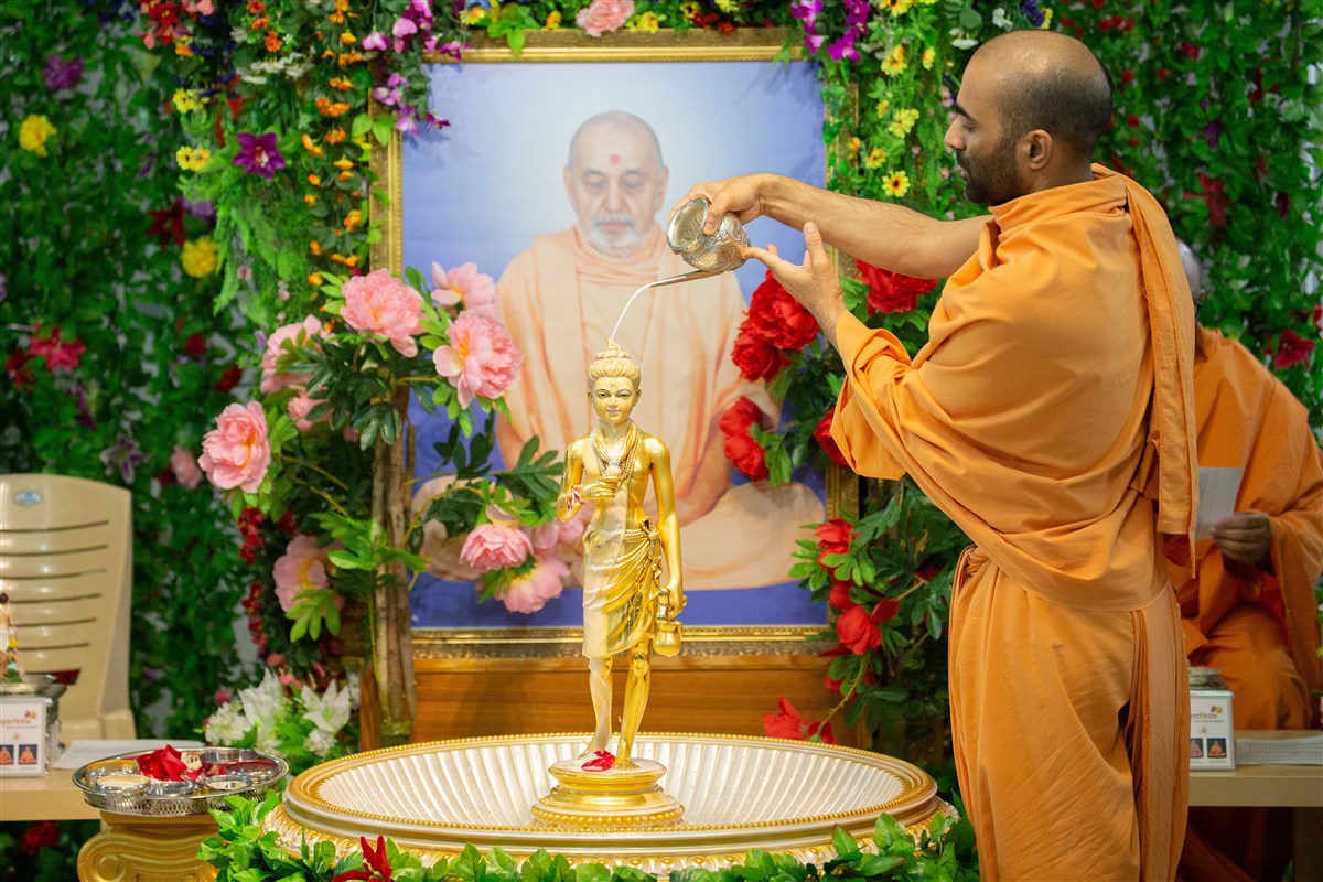 Abhishek Vidhi at Mandir