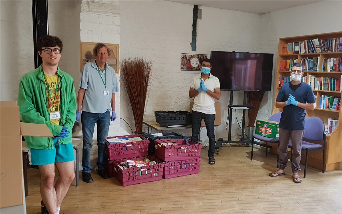 Volunteers from Oxford deliver supplies to Abingdon Food Bank