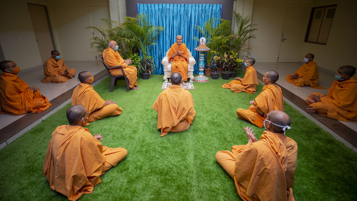 Prayers for Humanity by HH Mahant Swami Maharaj