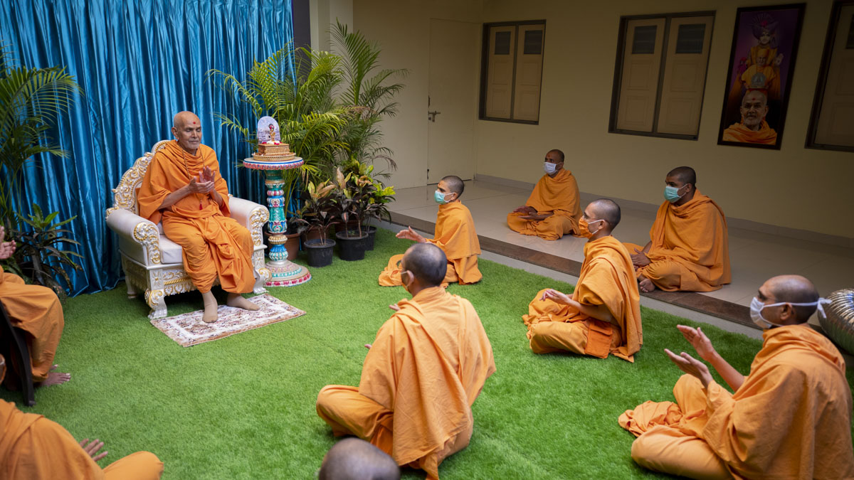 Prayers for Humanity by HH Mahant Swami Maharaj
