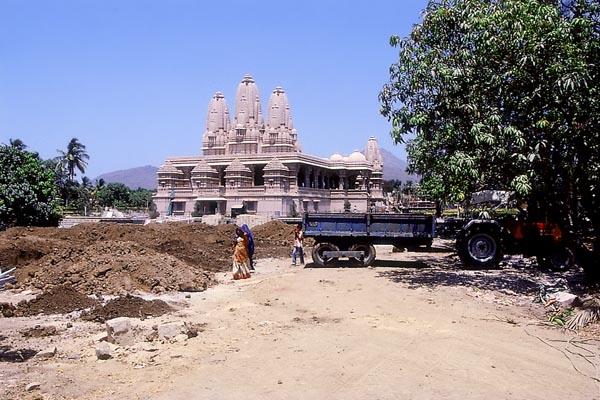 BAPS Shri Swaminarayan Mandir, Junagadh, nearing completion 