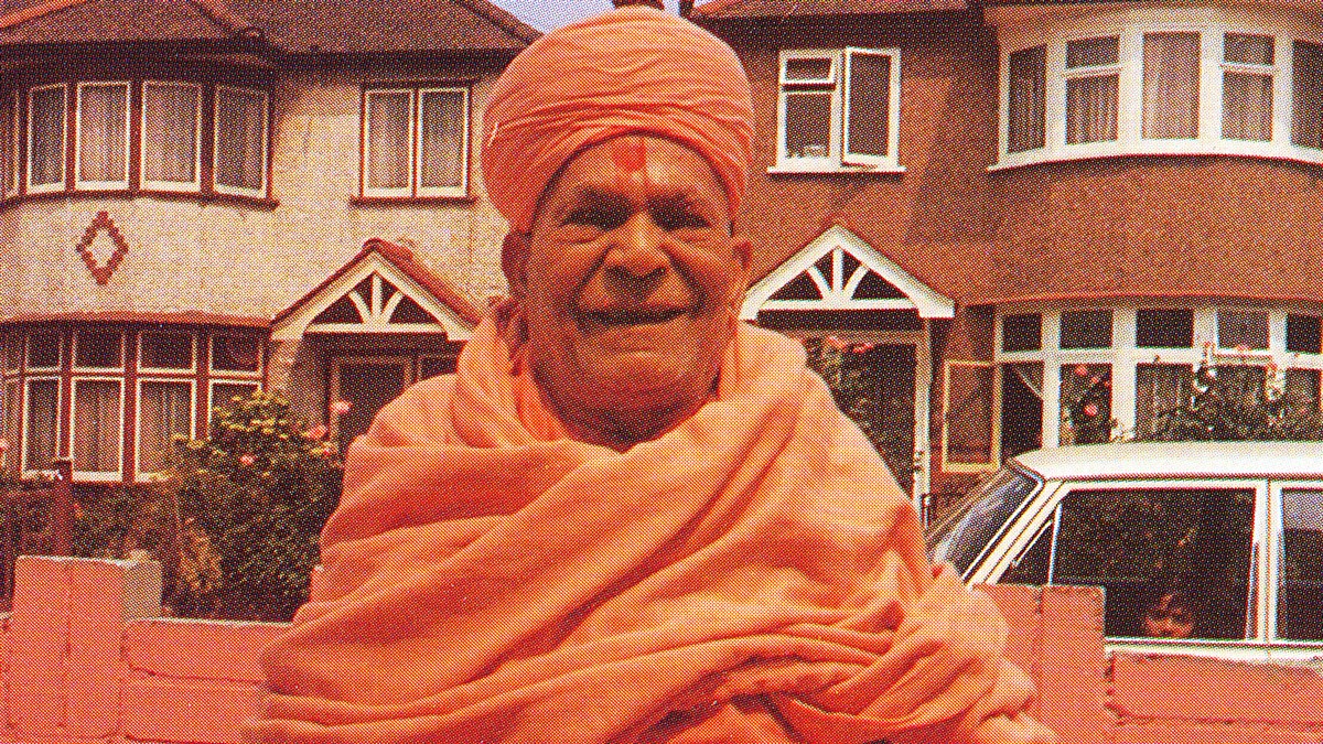 Yogiji Maharaj on Ellesmere Road, Dollis Hill. During the visit, Pramukh Swami, Mahant Swami and six other swamis stayed at 7 Manor Drive in Wembley