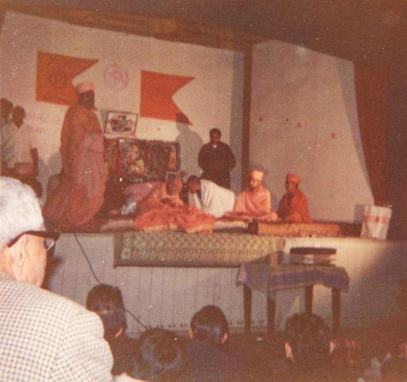 Shortly after arriving in Leicester, Yogiji Maharaj travels to Loughborough for an evening sabha in Trinity Church Hall…