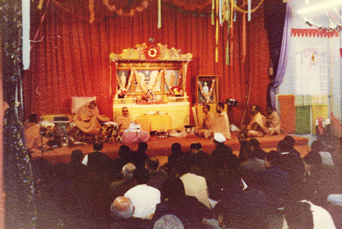 On 19 June 1970, Pramukh Swami reads the first parayan, on the Vachanamrut over three days, at Islington Mandir