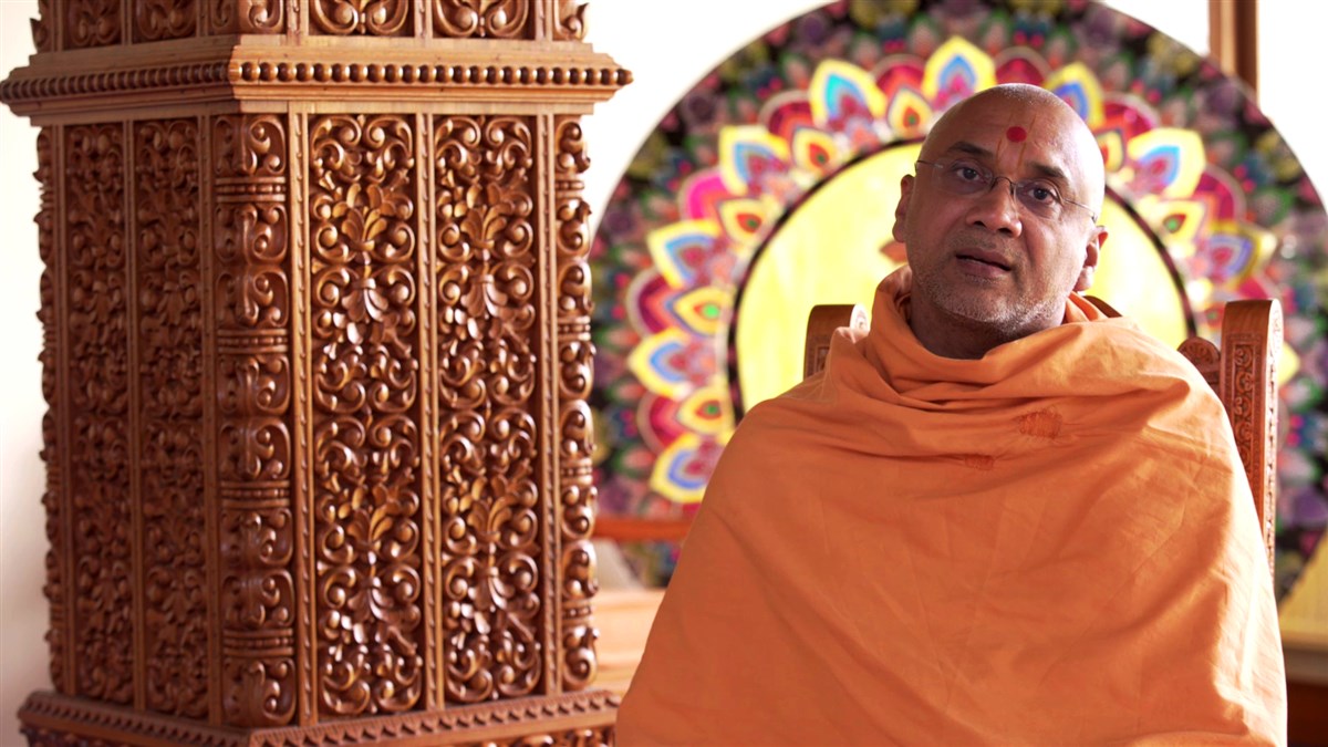 Prabuddhmunidas Swami narrated inspiring prasangs related to thal from the lives of the Gunatit Gurus