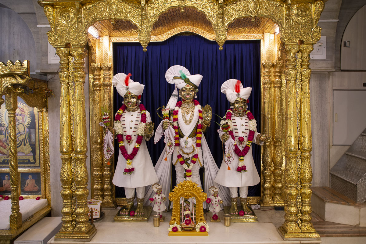 Bhagwan Swaminarayan, Aksharbrahman Gunatitanand Swami and Shri Gopalanand Swami