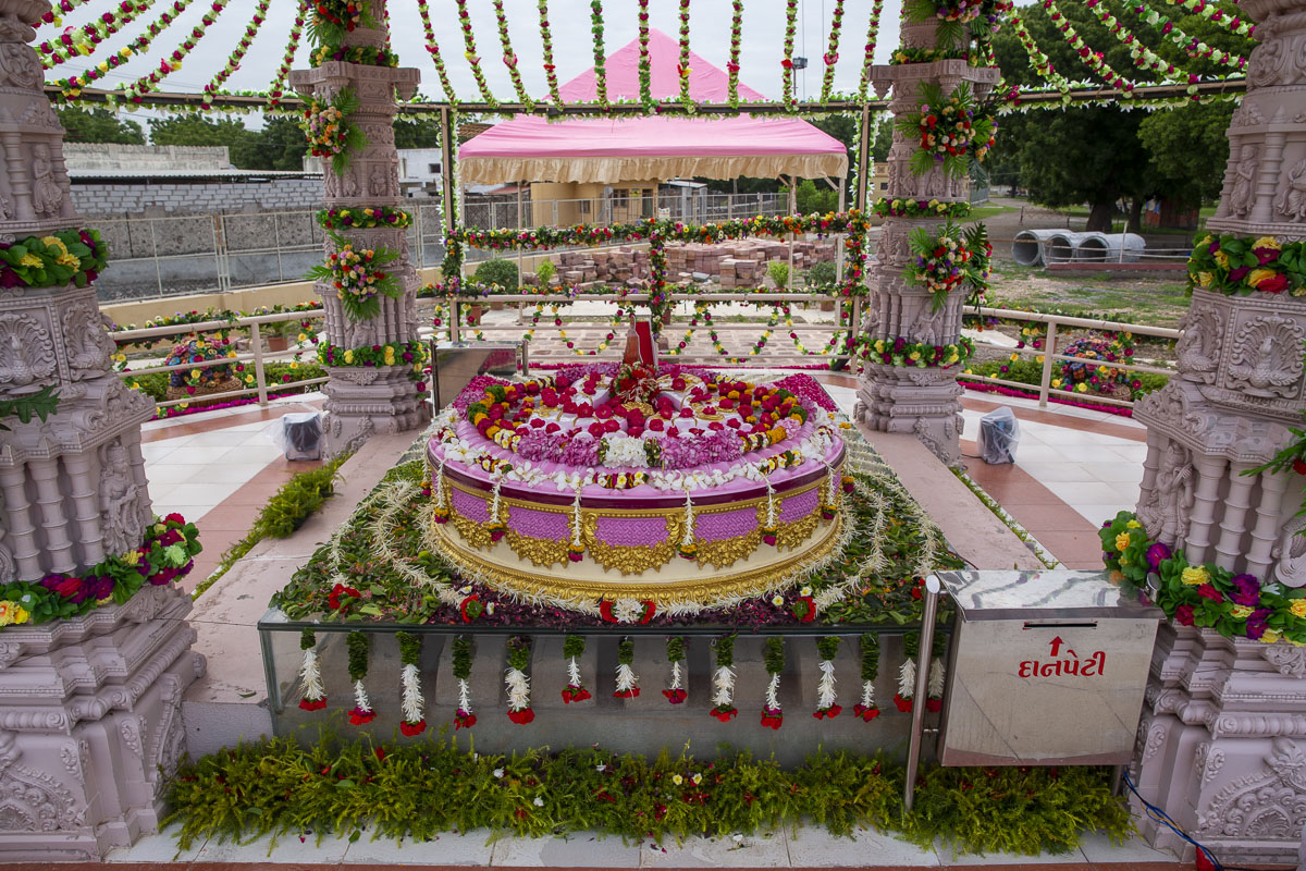 Brahmaswarup Pramukh Swami Maharaj's samadhi