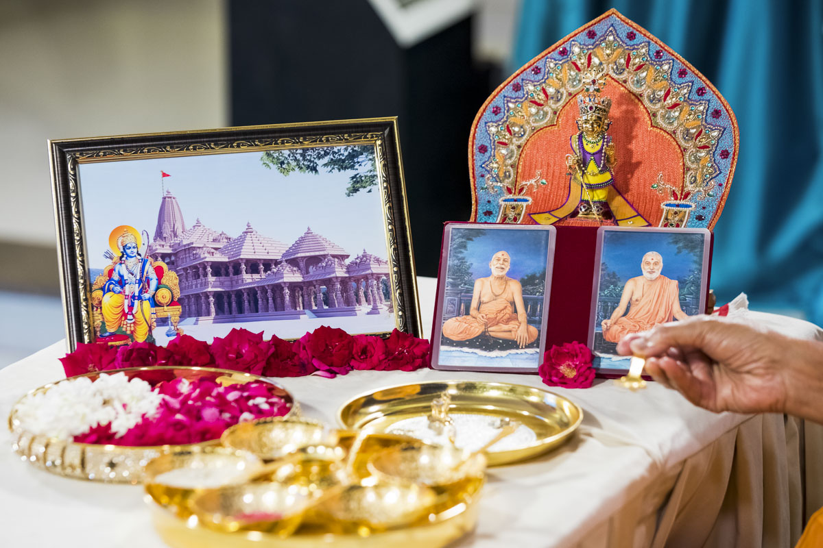 Shri Ram Janmabhumi Mandir Shilanyas  Pujan and Prayers  by HH Mahant Swami Maharaj