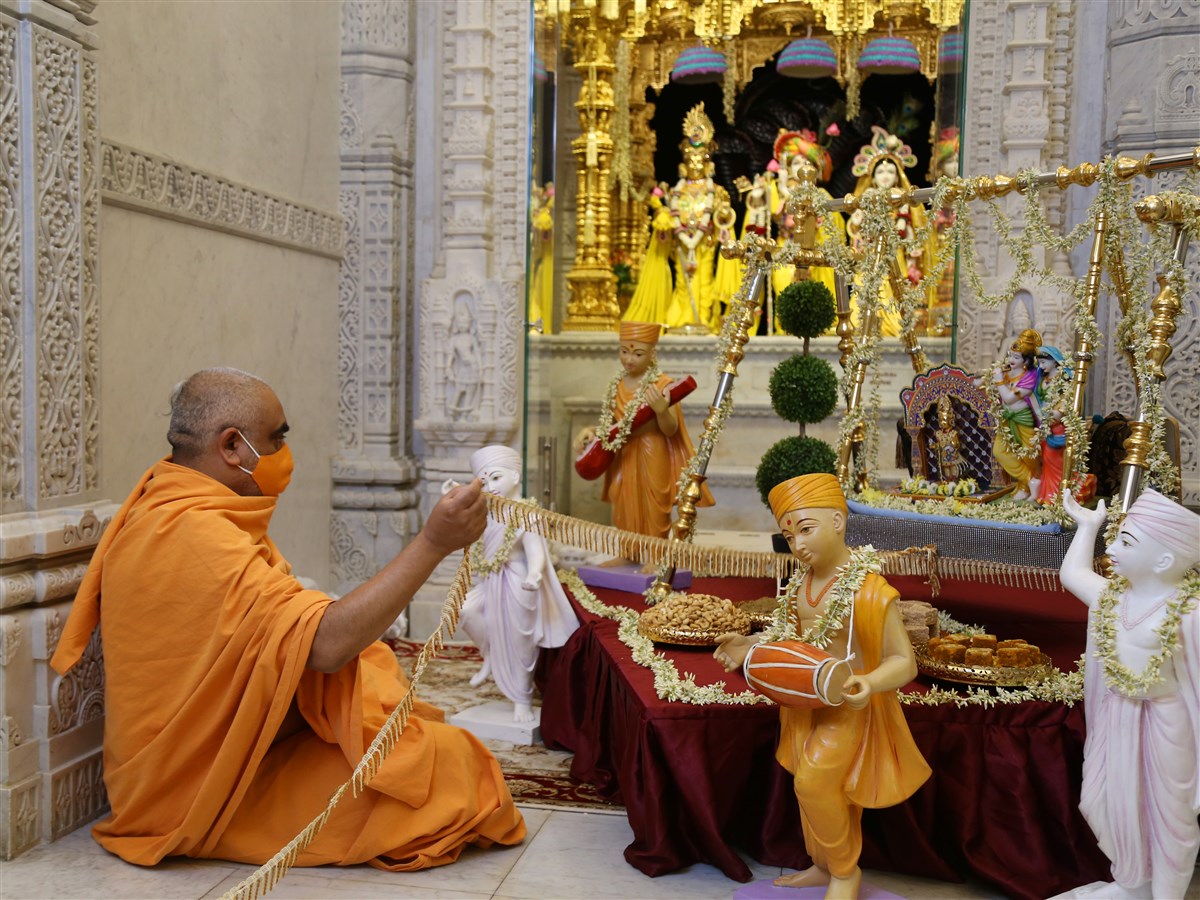 Shri Krishna Janmashtami Celebrations | London Mandir 25th ...