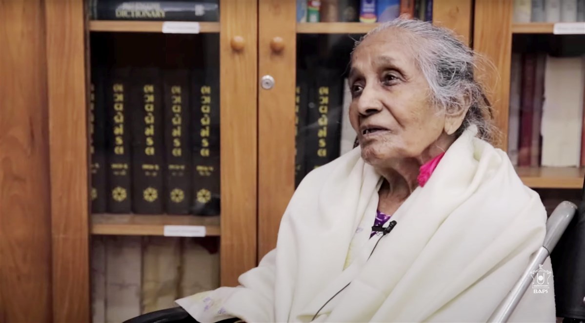 As part of the documentary, a senior mahila devotee, Chanchalben, recounts her experiences of early satsang in the UK