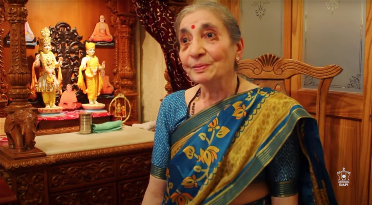 A mahila devotee, Manjulaben, recounts her personal experiences of doing seva for London Mandir