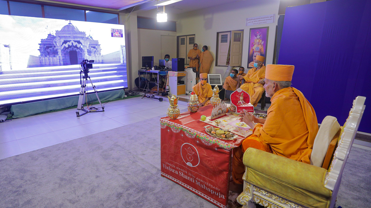 Swamishri eagerly watched the proceedings in London
