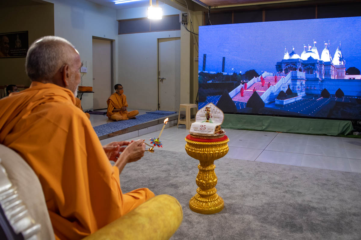 London Mandir 25th Anniversary Finale Celebrations, Nenpur, India