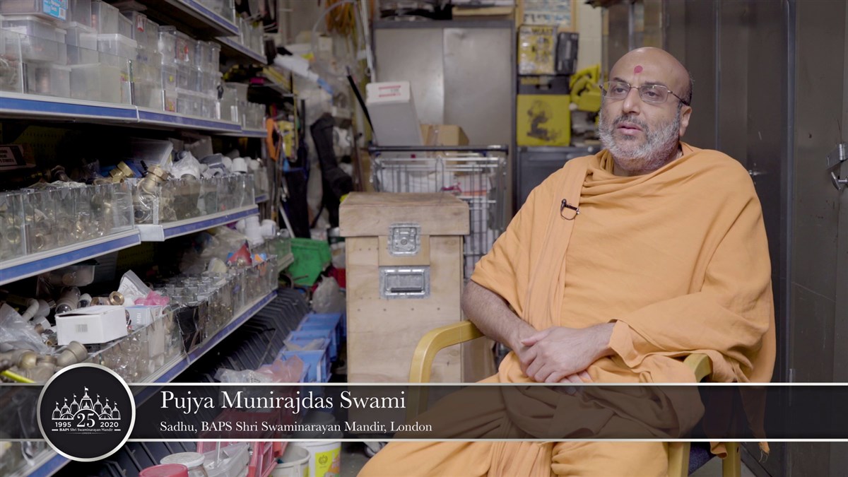 Munirajdas Swami highlights the departments which have helped maintain the mandir over the past 25 years, following Swamishri’s vision of a thousand-year lifetime