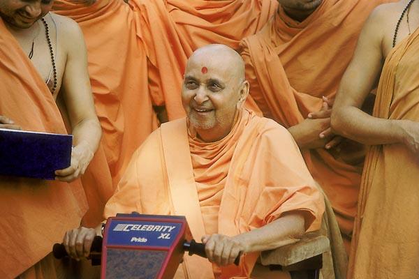  Swamishri in a happy divine mood 