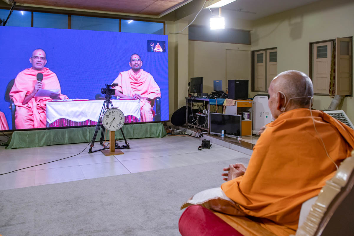 Swamishri during the question-answer session conducted by sadhus at Sarangpur Mandir