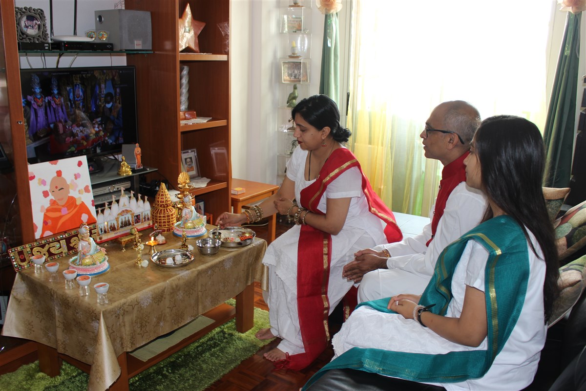 Devotees participated in the patotsav mahapuja at home via the live webcast