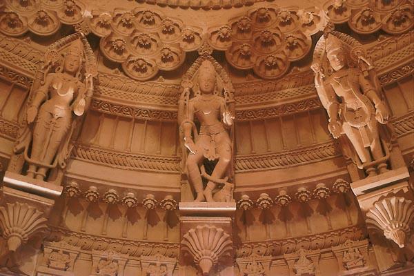  Murtis of different devas in the main dome