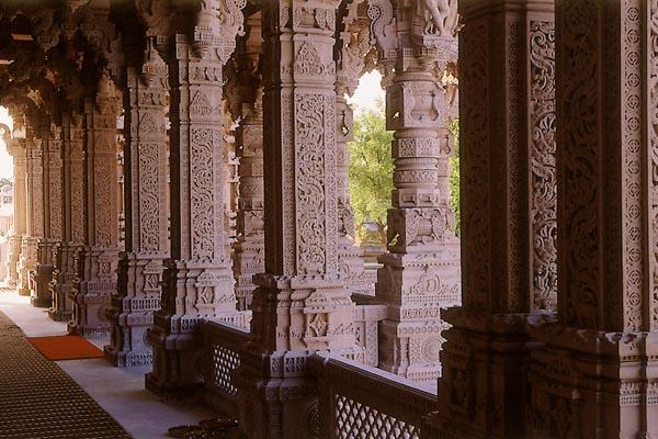  A corridor of ornate pillars 