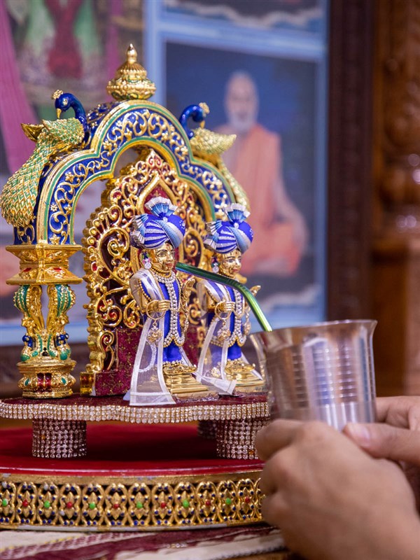 Drink offered to Shri Harikrishna Maharaj and Shri Gunatitanand Swami