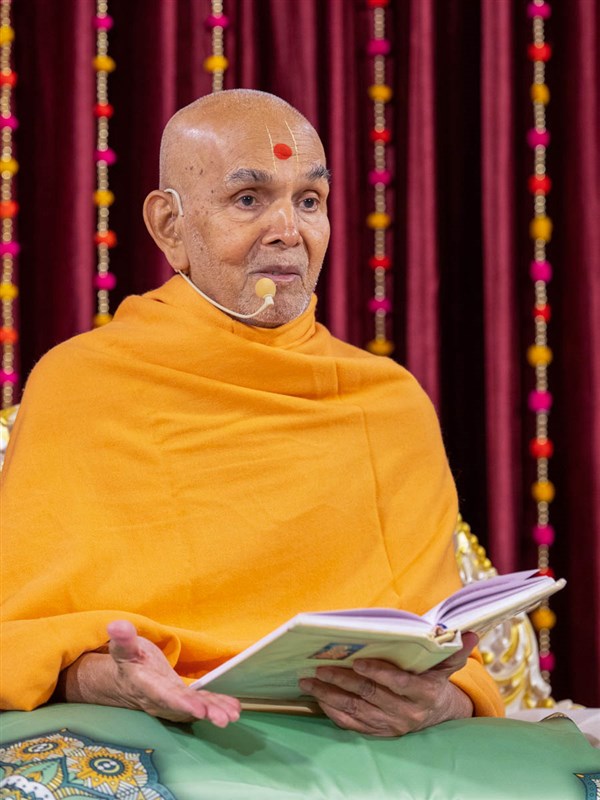 Swamishri discourses on the Swamini Vato