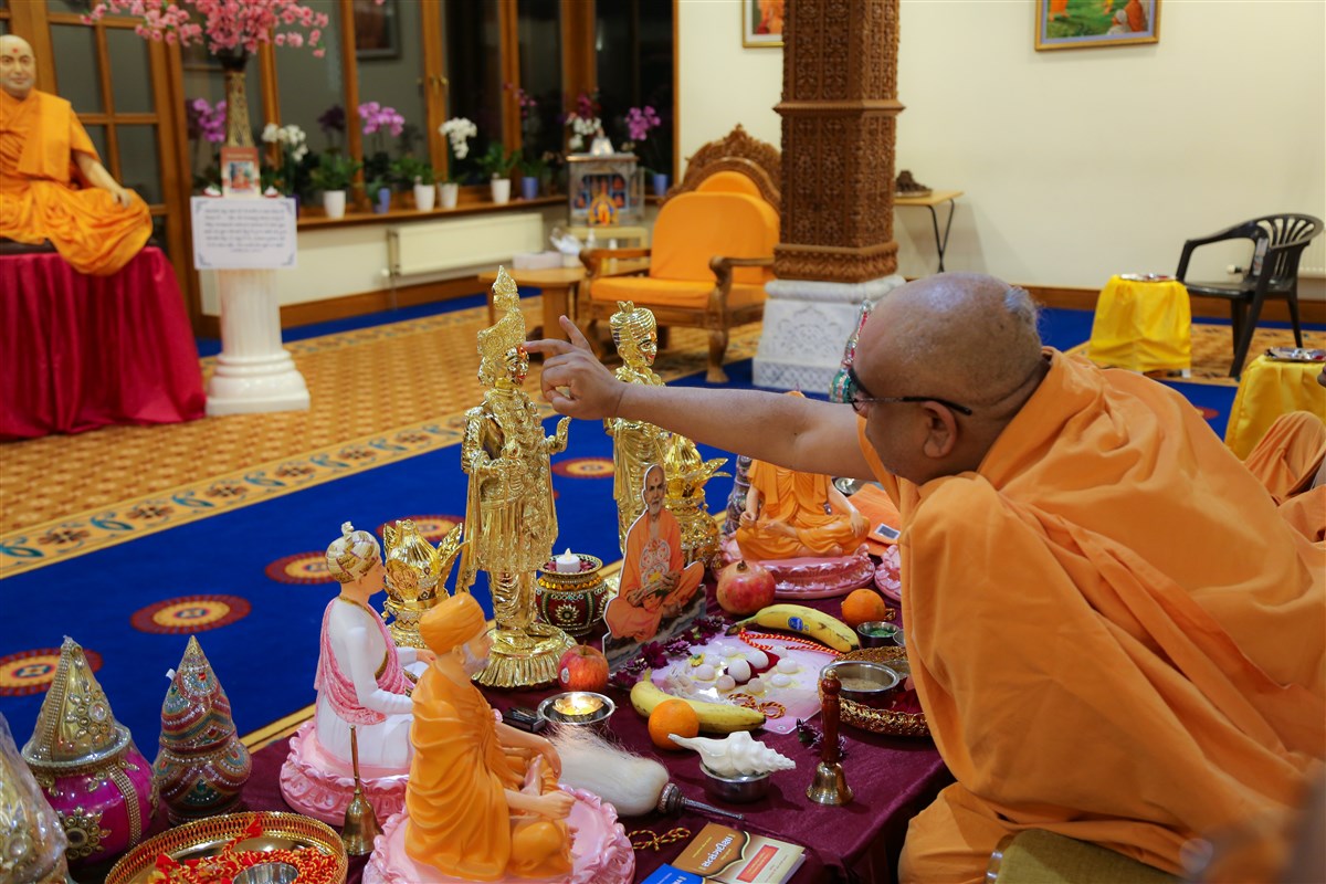 Murti Pratishtha Celebrations at London Mandir 