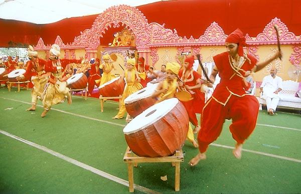  Welcome dance performed by BAPS Kishore Mandal, Bhavnagar