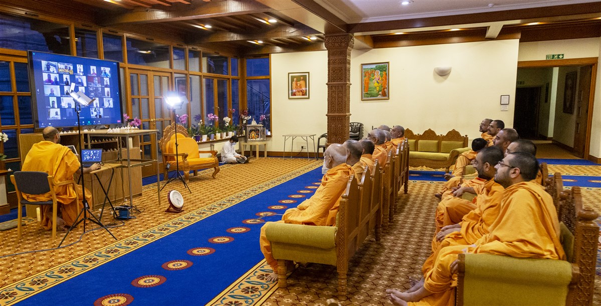 During the afternoon, swamis held video calls with devotees from around the UK and Europe