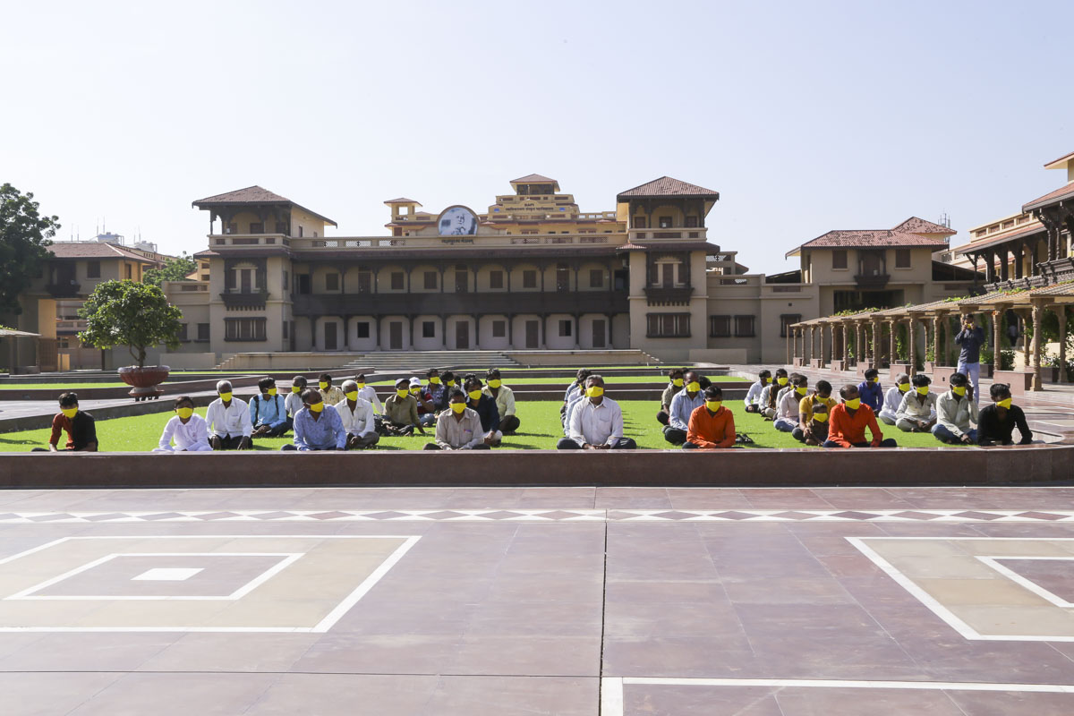 BAPS Community Services During the Coronavirus Lockdown, Sarangpur
